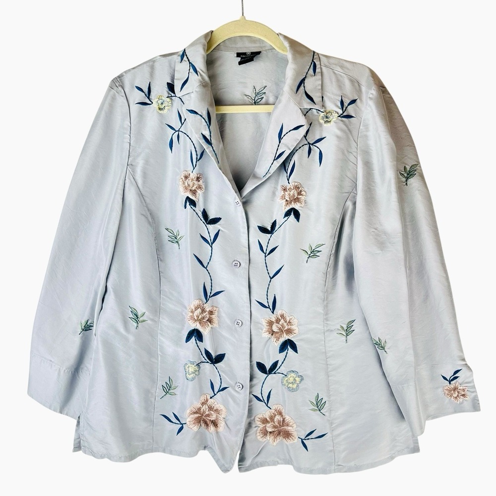 Vintage Doncaster Silk Blouse Top Medium Blue Floral 3/4 Sleeve Embroidered